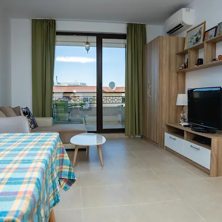 아파트 Life One-bedroom With Sea View By Flаt Manаger 소조폴