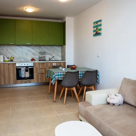 Life One-bedroom With Sea View By Flаt Manаger Appartamento *