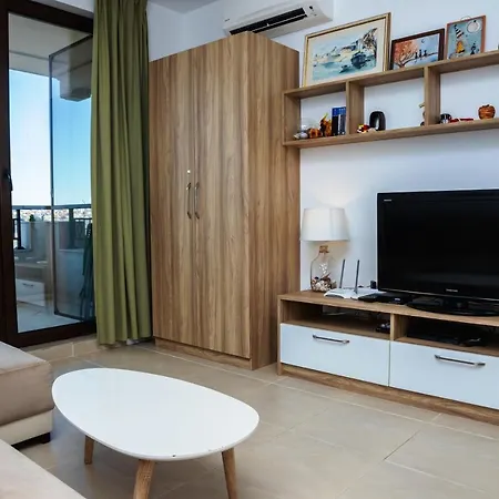 Life One-bedroom With Sea View By Flаt Manаger 아파트 소조폴